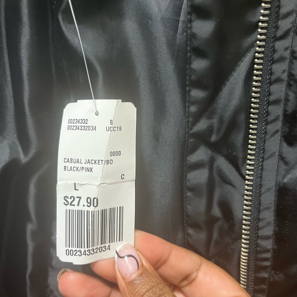 Forever 21 Black Bomber Jacket that says Love Yourself - Picture 5 of 6